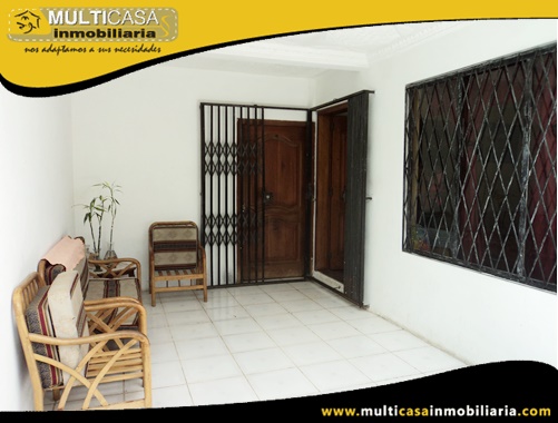 Casa en Venta de Dos Departamentos en Calle de Retorno a Crédito Sector Jardines de San Joaquín Cuenca-Ecuador