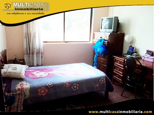 Casa en Venta a Crédito con Dos Locales Comerciales Sector Vía a Llacao Cuenca-Ecuador