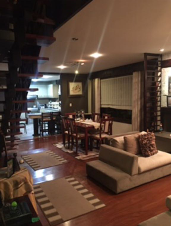 Vendo de Oportunidad Casa 3 Pisos Sector El Cebollar junto a Canal Dos (Abelardo J Andrade)