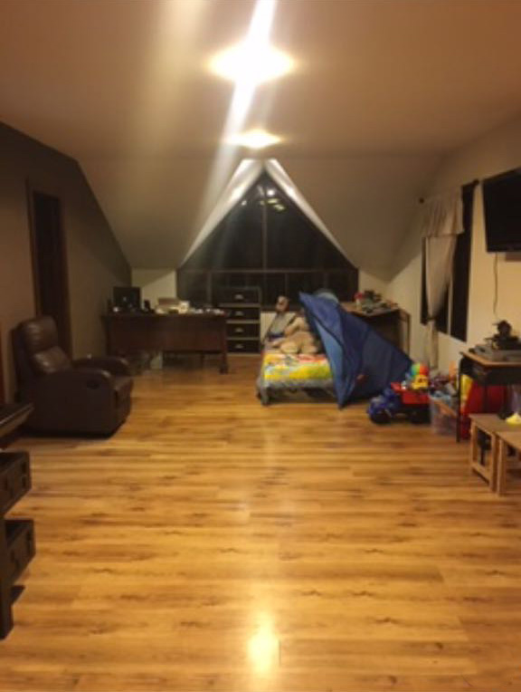 Vendo de Oportunidad Casa 3 Pisos Sector El Cebollar junto a Canal Dos (Abelardo J Andrade)