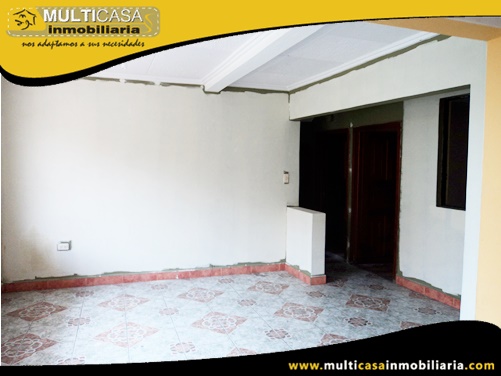 Casa en Venta a Crédito de Tres Departamentos con Local Comercial  Sector Totoracocha Cuenca - Ecuador