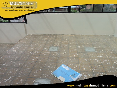 Casa en Venta a Crédito de Tres Departamentos con Local Comercial  Sector Totoracocha Cuenca - Ecuador