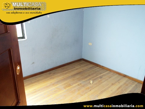 Casa en Venta a Crédito de Tres Departamentos con Local Comercial  Sector Totoracocha Cuenca - Ecuador