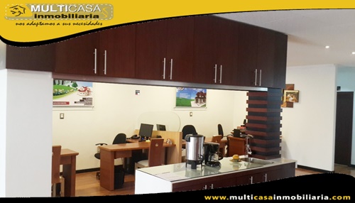 Casa Comercial en Venta a Crédito Sector Ave. 10 de Agosto Cuenca-Ecuador