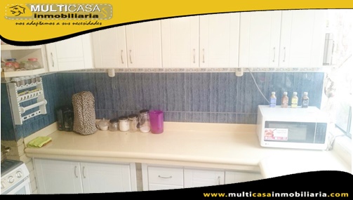 Casa en Venta a Crédito en Ciudadela Privada Sector los Cerezos Cuenca - Ecuador