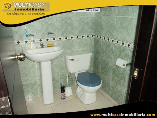 Casa en Venta a Crédito de Siete Departamentos Sector Av. 10 de Agosto Cuenca-Ecuador