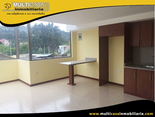 Casa Comercial en Venta a Crédito de Tres Departamentos Sector Gonzalez Suarez Cuenca-Ecuador