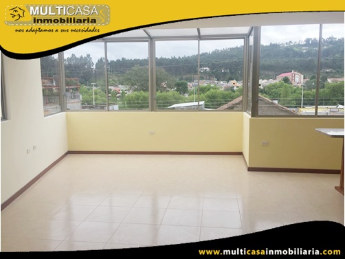 Casa Comercial en Venta a Crédito de Tres Departamentos Sector Gonzalez Suarez Cuenca-Ecuador