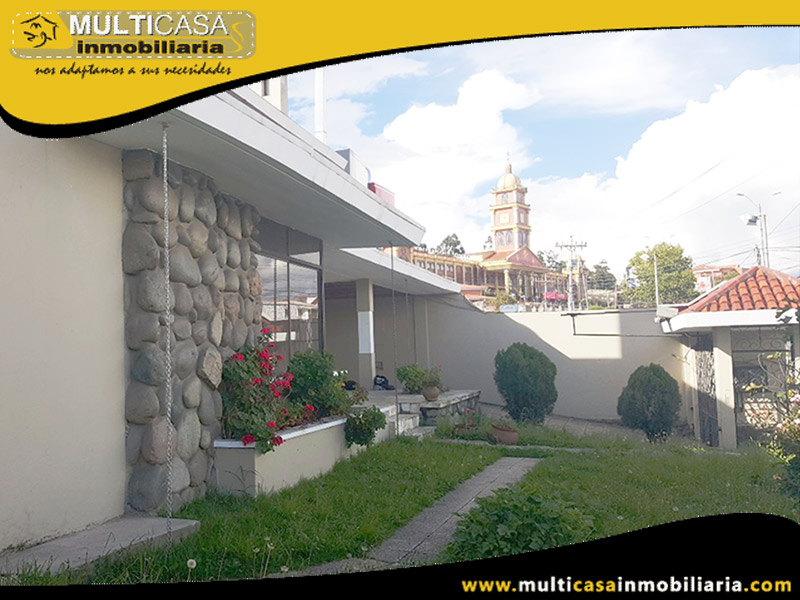 Casa Comercial en Venta a Crédito con Ocho Suits Sector Av. de las Américas Cuenca-Ecuador