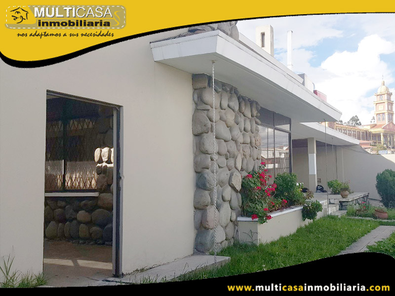 Casa Comercial en Venta a Crédito con Ocho Suits Sector Av. de las Américas Cuenca-Ecuador