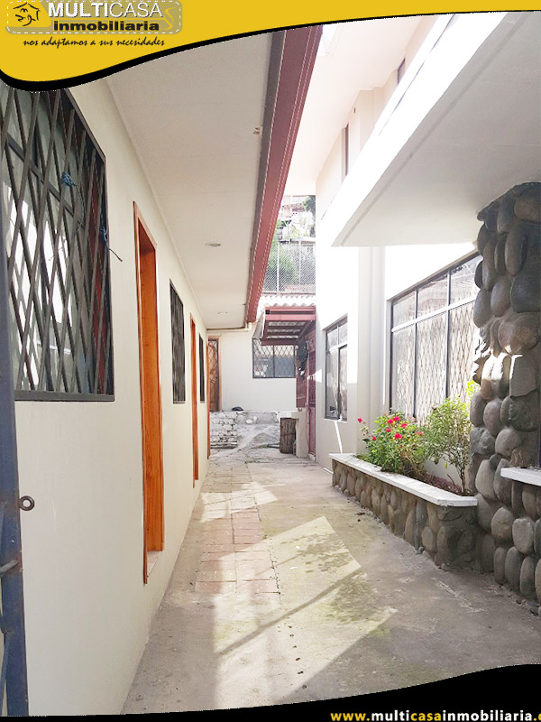 Casa Comercial en Venta a Crédito con Ocho Suits Sector Av. de las Américas Cuenca-Ecuador