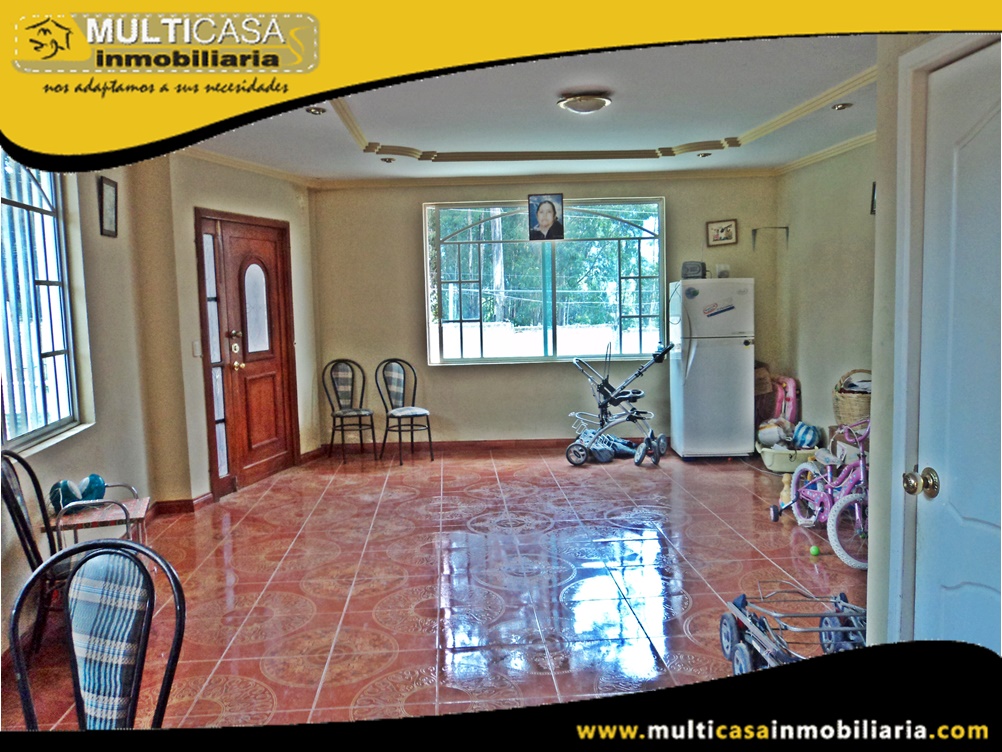 Casa Comercial en Venta a Crédito con Local Sector Colegio Borja Cuenca-Ecuador