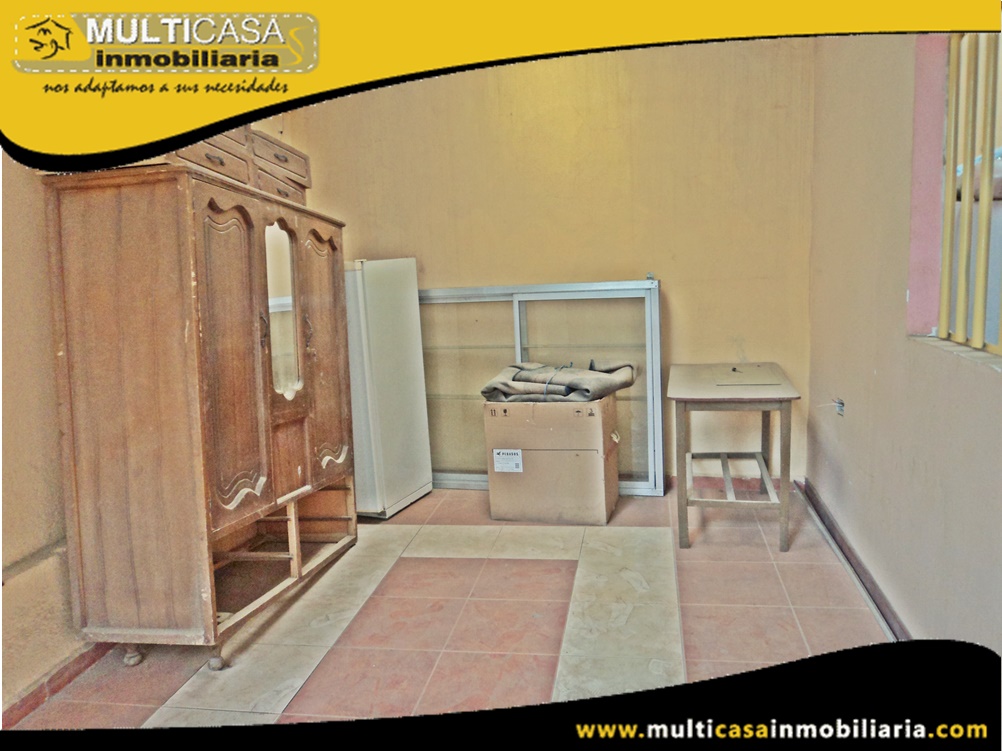 Casa Comercial en Venta a Crédito con Local Sector Colegio Borja Cuenca-Ecuador