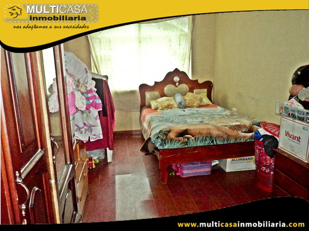 Casa Comercial en Venta a Crédito con Local Sector Colegio Borja Cuenca-Ecuador