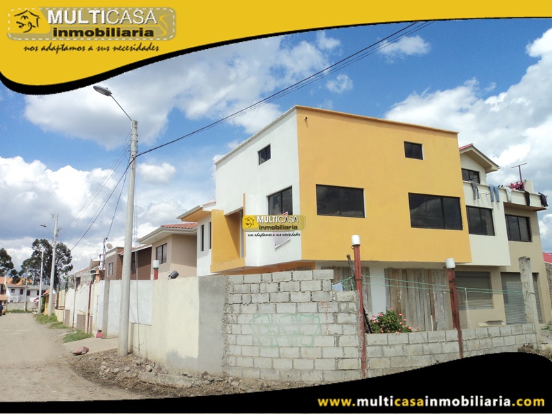Casa Comercial por Terminar en Venta a Crédito con Local Comercial Sector Ricaurte Cuenca-Ecuador