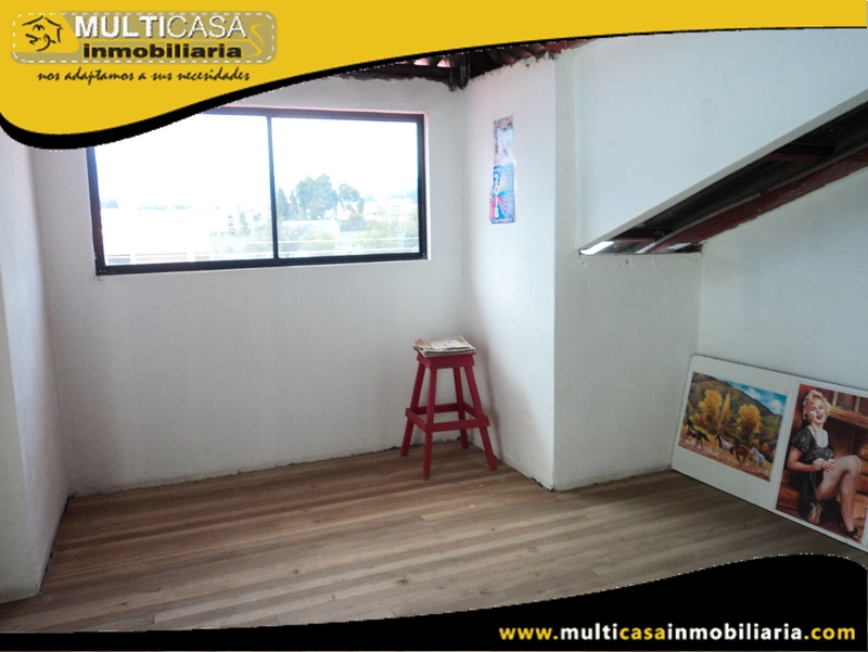 Casa Comercial por Terminar en Venta a Crédito con Local Comercial Sector Ricaurte Cuenca-Ecuador