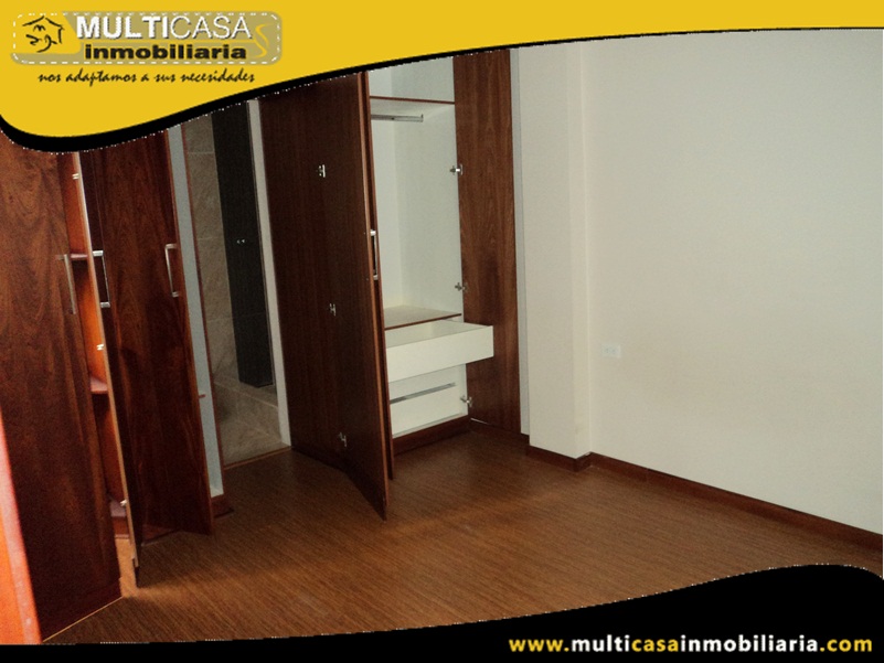 Edificio de diez departamentos en Venta a Crédito con Local Comercial Sector Monay Shopping Cuenca-Ecuador