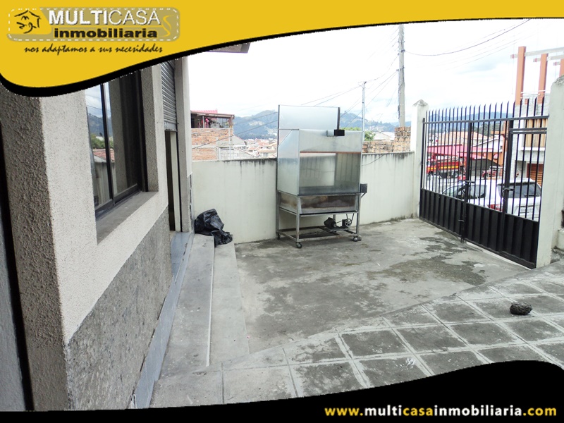 Edificio de Siete Departamentos con Local Comercial en venta a Crédito Sector Av. de las Américas Cuenca-Ecuador
