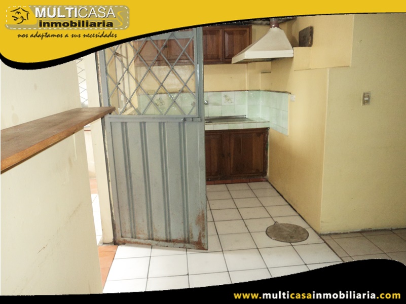 Edificio de Siete Departamentos con Local Comercial en venta a Crédito Sector Av. de las Américas Cuenca-Ecuador