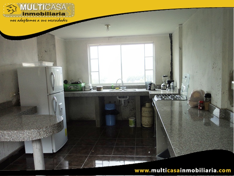 Casa en Venta con Local Comercial por terminar Sector Ordoñez Lasso