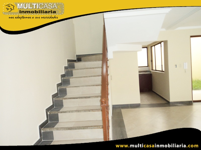 Casa en Venta a Crédito en Condominio Privado Sector Ordoñez Lasso Cuenca-Ecuador