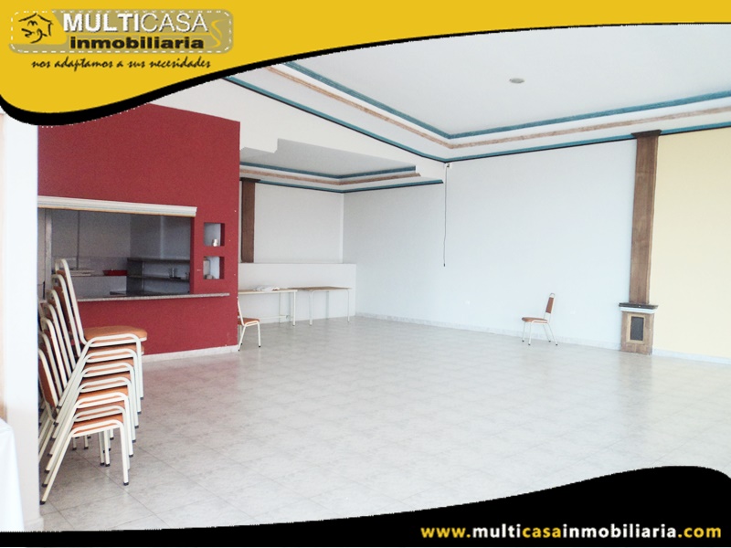 Casa Comercial en Venta a Crédito con tres locales para eventos Sector Sayausí Cuenca-Ecuador