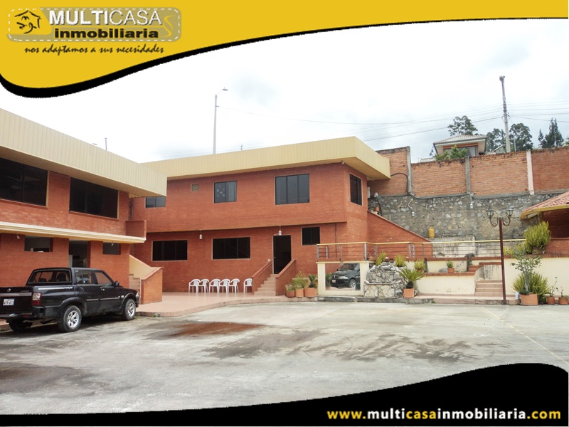 Casa Comercial en Venta a Crédito con tres locales para eventos Sector Sayausí Cuenca-Ecuador