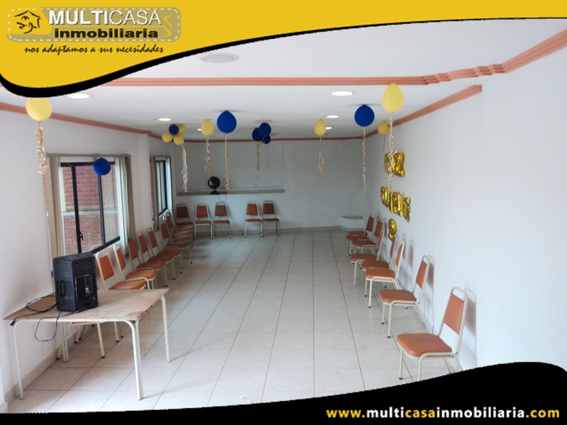 Casa Comercial en Venta a Crédito con tres locales para eventos Sector Sayausí Cuenca-Ecuador