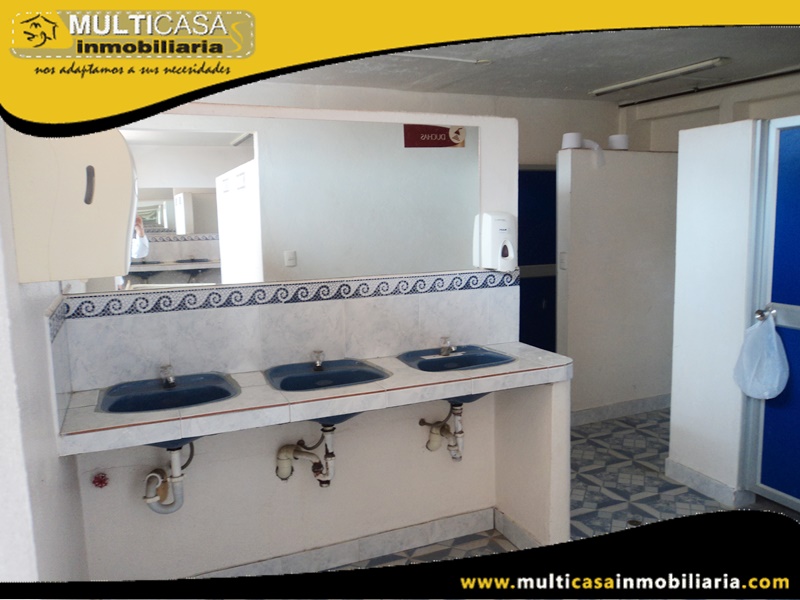 Casa Comercial en Venta a Crédito con tres locales para eventos Sector Sayausí Cuenca-Ecuador