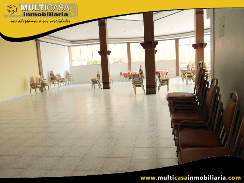 Casa Comercial en Venta a Crédito con tres locales para eventos Sector Sayausí Cuenca-Ecuador