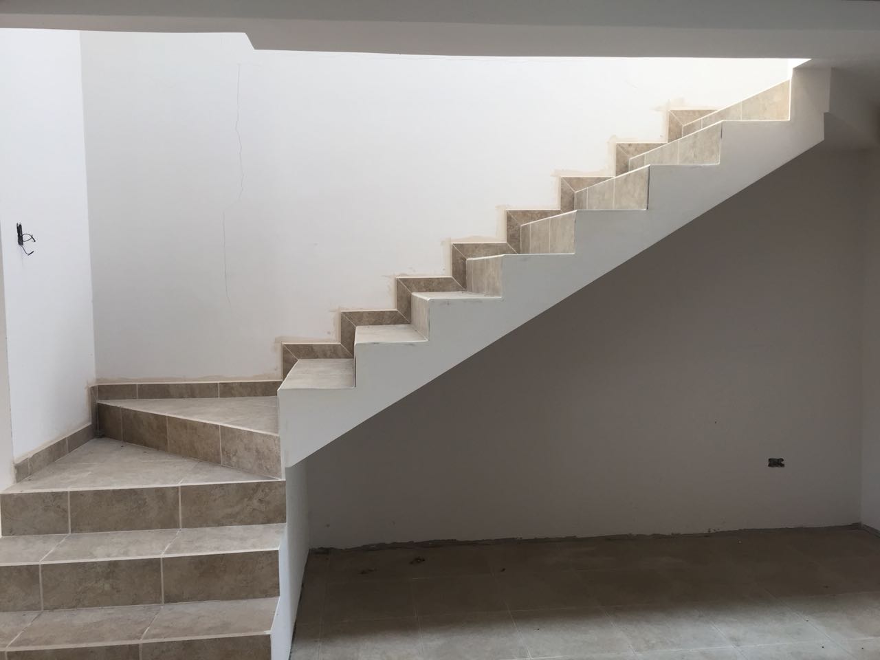 Casa en venta a Crédito Sector Camino Viejo a Baños Cuenca-Ecuador