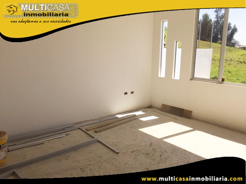 Casa en venta a Crédito Sector Camino Viejo a Baños Cuenca-Ecuador