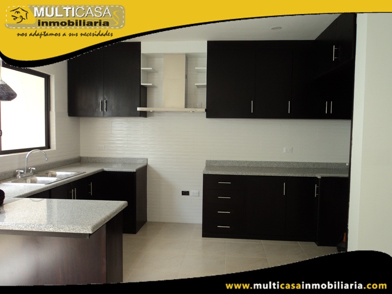 Casa en Venta a Crédito Sector El Tiempo Cuenca - Ecuador