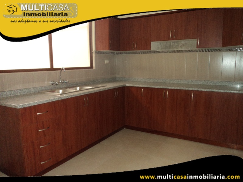 Casa en Venta a Crédito Sector Colegio Borja Cuenca - Ecuador