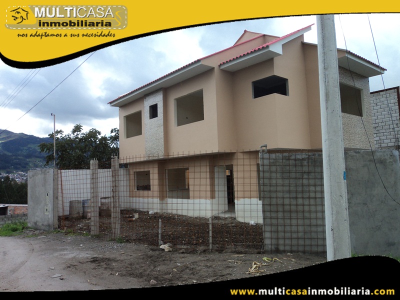 Casa en Venta por Terminar a Crédito Sector Colegio Borja Cuenca - Ecuador