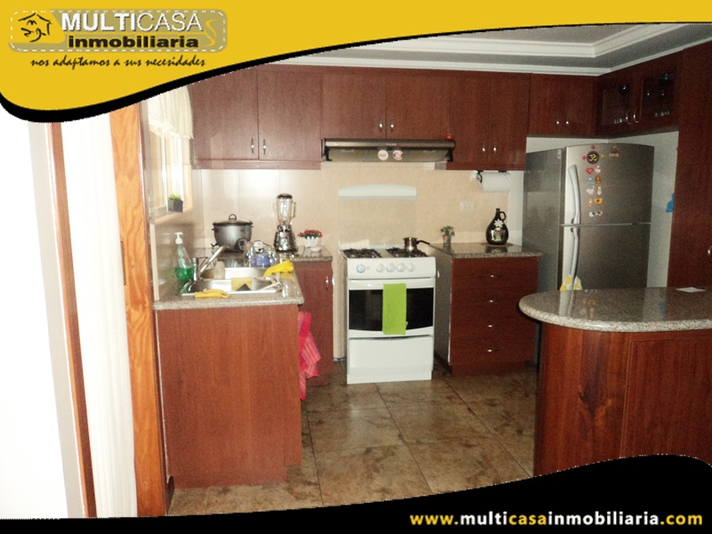 Casa en Venta a Crédito en Condominio Privado Sector Av. Loja Cuenca Ecuador