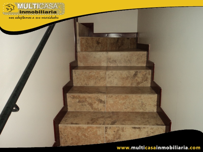 Casa en Venta a Crédito en Condominio Privado Sector Av. Loja Cuenca Ecuador