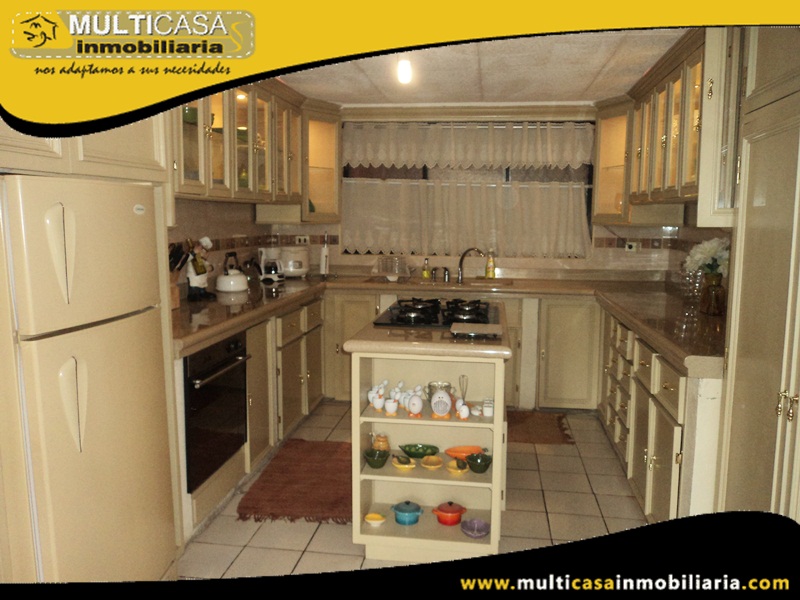 Casa Amoblada en Venta a Crédito Sector Lazareto Cuenca - Ecuador
