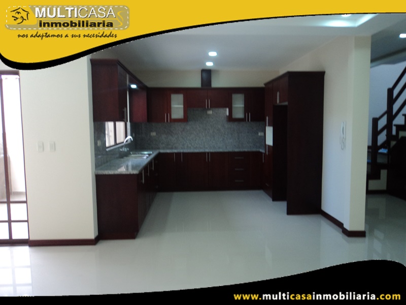 Casa en Venta a Crédito Sector Juan Pablo II Cuenca- Ecuador