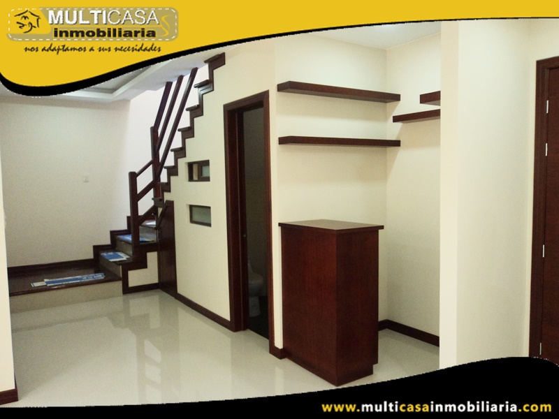 Casa en Venta a Crédito Sector Juan Pablo II Cuenca- Ecuador