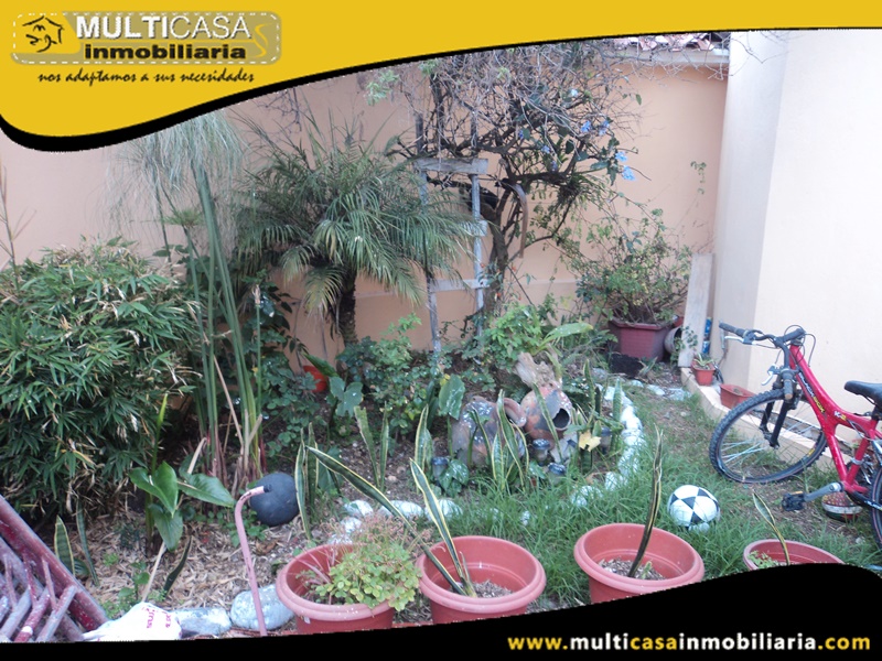 Casa Rentera en Venta de Cuatro Departamentos Independientes Sector Feria Libre Cuenca-Ecuador