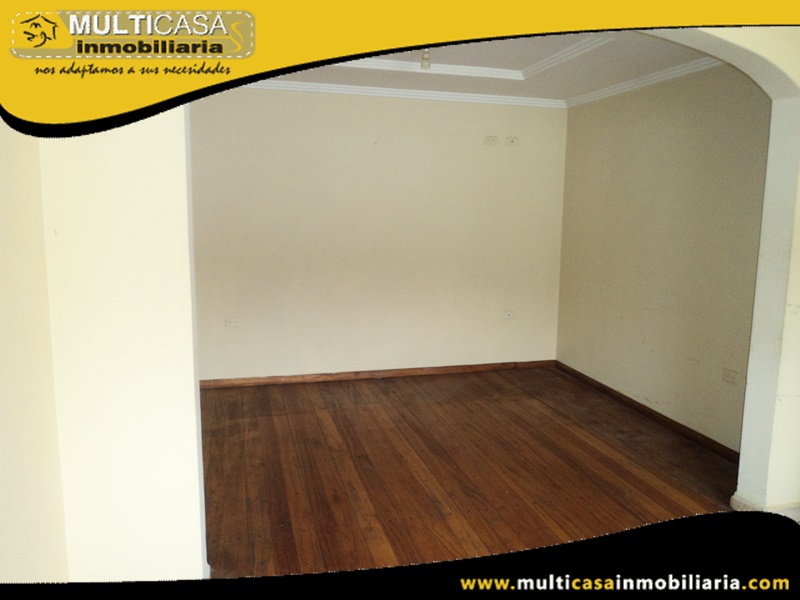 Casa Rentera en Venta de Cuatro Departamentos Independientes Sector Feria Libre Cuenca-Ecuador