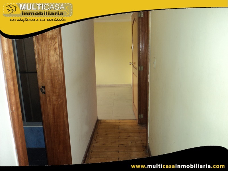Casa Rentera en Venta de Cuatro Departamentos Independientes Sector Feria Libre Cuenca-Ecuador