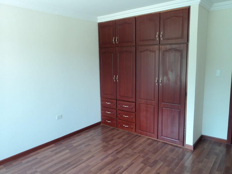 Casa en Venta a Crédito Sector Racar Cuenca -Ecuador