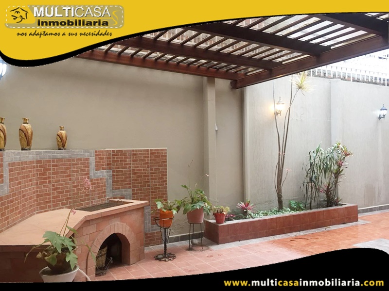 Casa en Venta a Crédito Sector Complejo CICA Cuenca-Ecuador