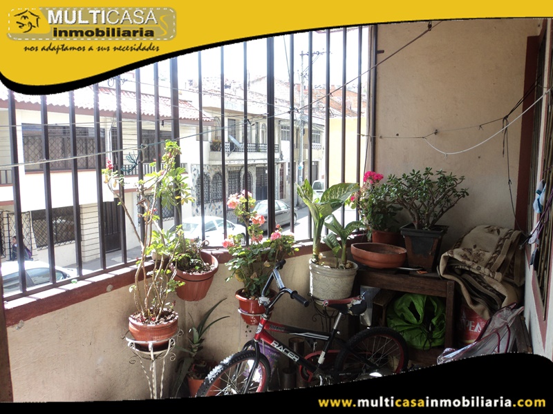 Edificio en Venta De Doce Departamentos y un local Comercial Sector Centro de la Ciudad Cuenca-Ecuador