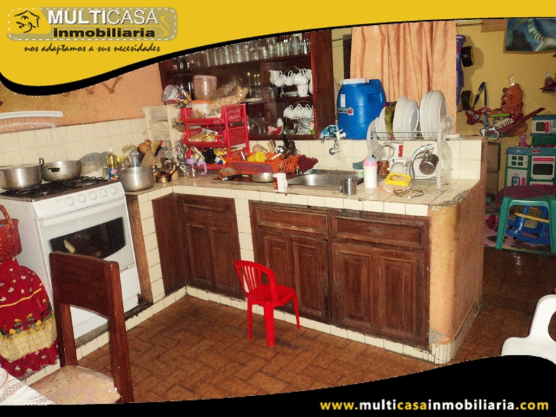Edificio en Venta De Doce Departamentos y un local Comercial Sector Centro de la Ciudad Cuenca-Ecuador