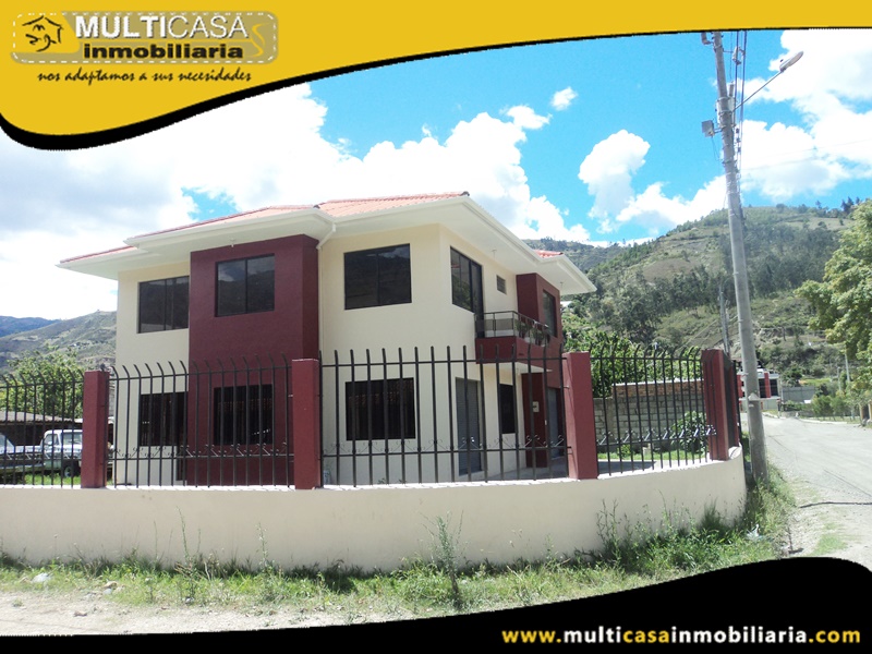Casa Comercial en Venta a Crédito Sector Paute-Ecuador