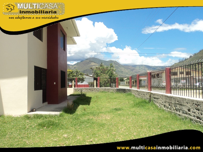 Casa Comercial en Venta a Crédito Sector Paute-Ecuador