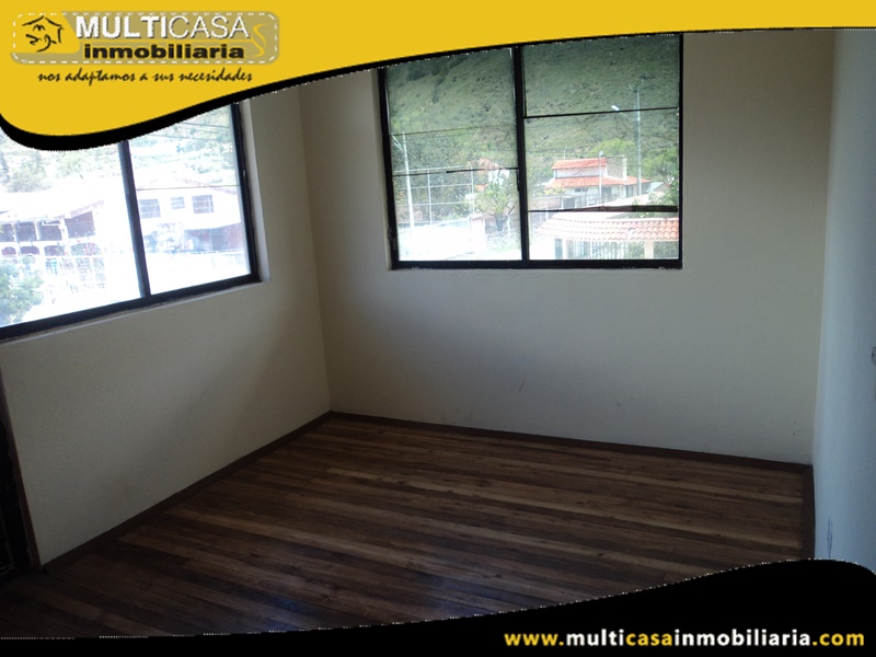 Casa Comercial en Venta a Crédito Sector Paute-Ecuador